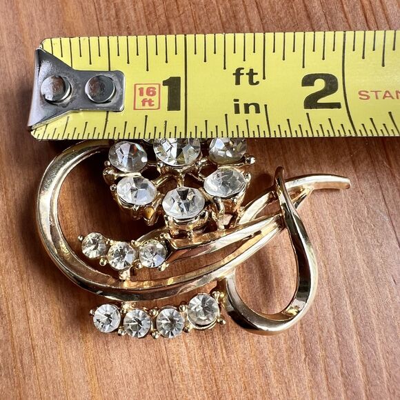 Vtg Coro Flower Brooch Gold Tone Clear Rhinestones Classic Signed Floral Pin Mom - Picture 8 of 12